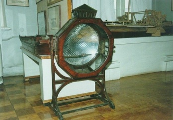 «Кулибинский фонарь» — первый прожектор, сконструированный русским инженером