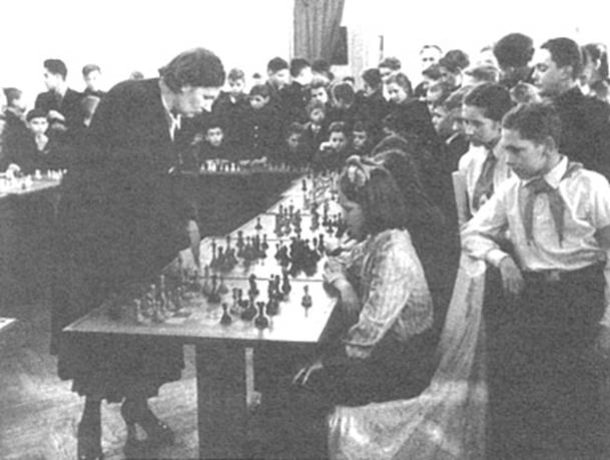 Триумф советских шахматисток в турнире за звание чемпионки мира по шахматам
